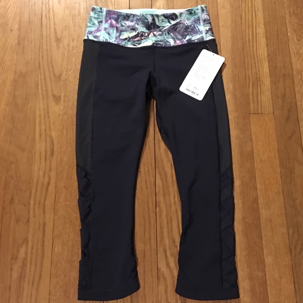 Lululemon varsity crop pants NWT